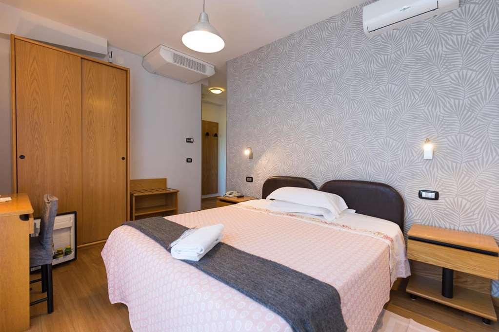 Hotel Logonovo Llido Degli Estensi Quarto foto